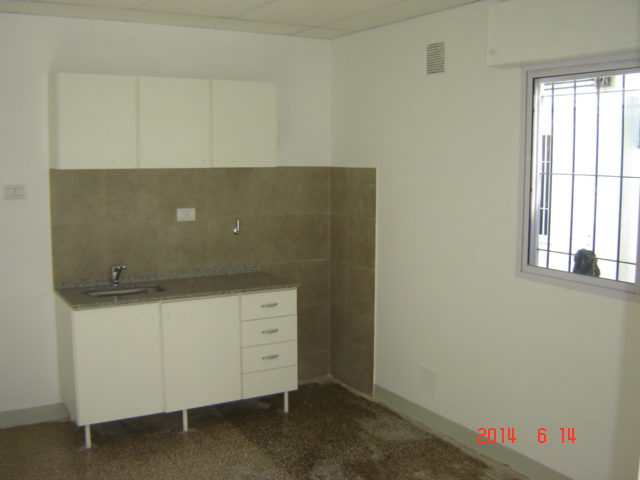 ALQUILO ENTRE RIOS 5731 PASILLO 2 DORMITORIOS $450.000 GARANTIAS LABORALES (A 50 MT DE ARIJON 1300)